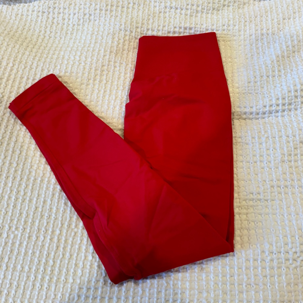 Red aurola leggings size small